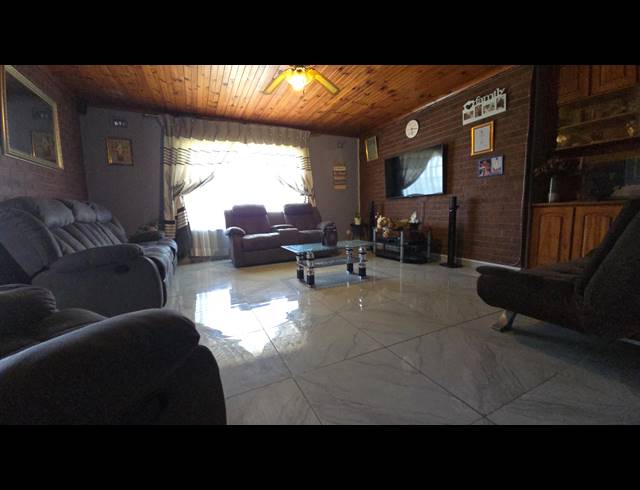4 BEDROOM HOUSE FOR SALE IN ESCOMBE